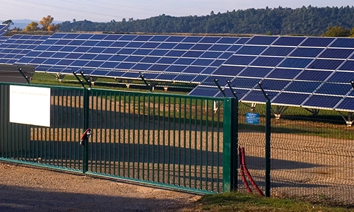 Đảm bảo an ninh sản xuất và vận hành đáng tin cậy cho các trang trại năng lượng mặt trời
